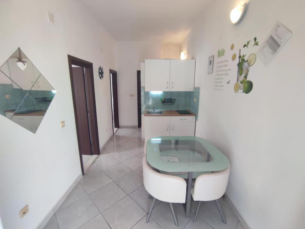Apartmani Mariva Водице Екстериор снимка
